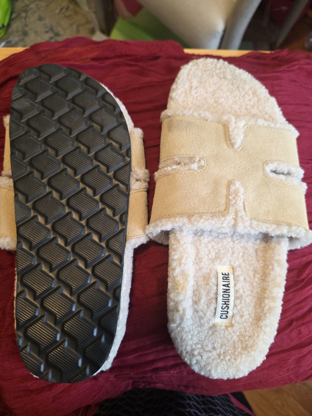 Cushionaire Women's Cream Shearling Slide Moccasins